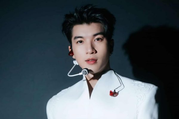 Hiếu Thứ Hai và các rapper gây tranh cãi vì lời bài hát phản cảm