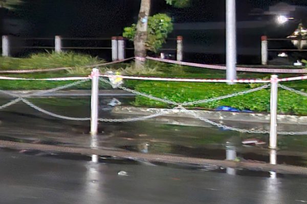 Điện giật chết người tại công viên ngập nước: Hai trẻ tử vong