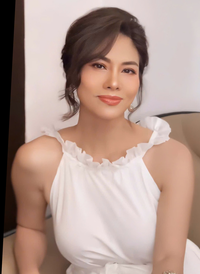 Ca sĩ Hồ Lệ Thu trong hậu trường quay video nhạc Say một đời vì em vào đầu tháng 10 năm nay. Ảnh: Nhân vật cung cấp