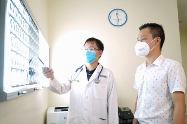 Ho, sốt là dấu hiệu viêm phế quản cấp?