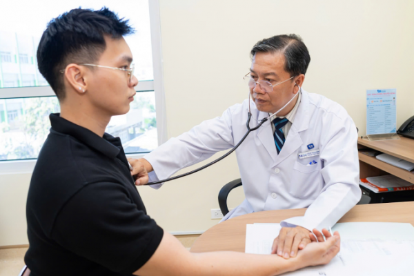 Tự chữa cúm bằng thuốc cảm sốt: Nên hay không?