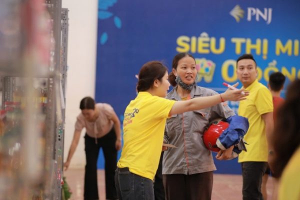 Siêu thị 0 đồng: Cứu trợ vùng bão lũ