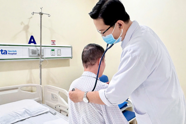 Viêm phổi kẽ: Các biến chứng nguy hiểm cần biết