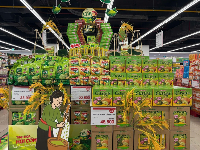 Sản phẩm bánh mang vị cốm đặc trưng của Orion được bày bán tại các siêu thị trên toàn quốc từ tháng 10. Ảnh: Orion