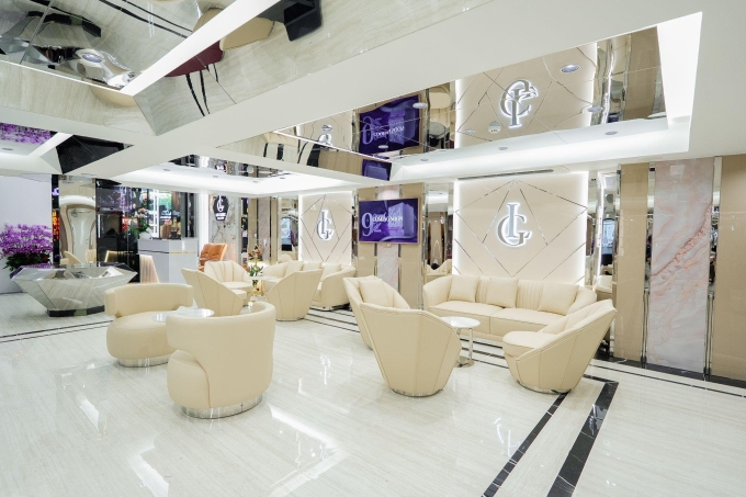 Một góc không gian phục vụ khách trong ngày khai trương. Ảnh: LG Clinic