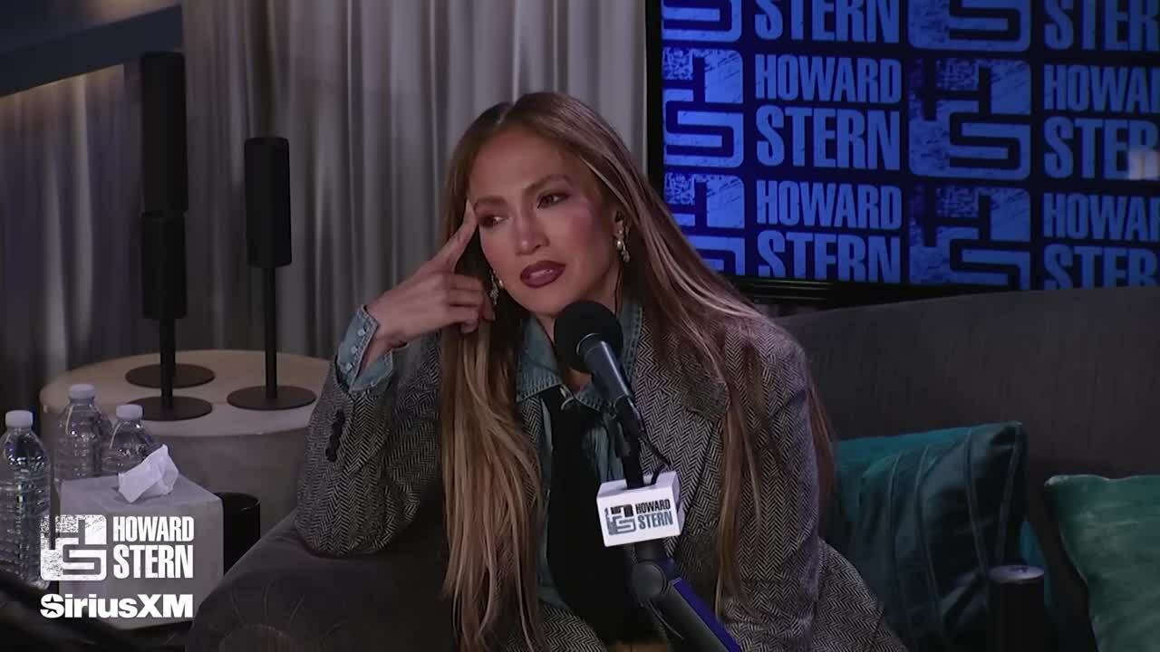Jennifer Lopez nói về tình yêu trên Howard Stern Show