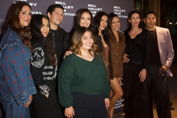 Jessica Alba và bạn trai ra mắt thảm đỏ lần đầu