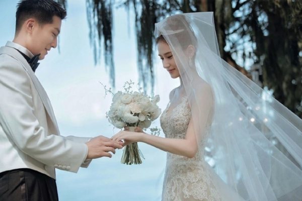 Đậu Kiêu và Hà Siêu Liên phủ nhận tin đồn ly hôn