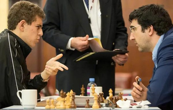 Kramnik bị điều tra sau cái chết của Đại kiện tướng Naroditsky: Tin tức cờ vua