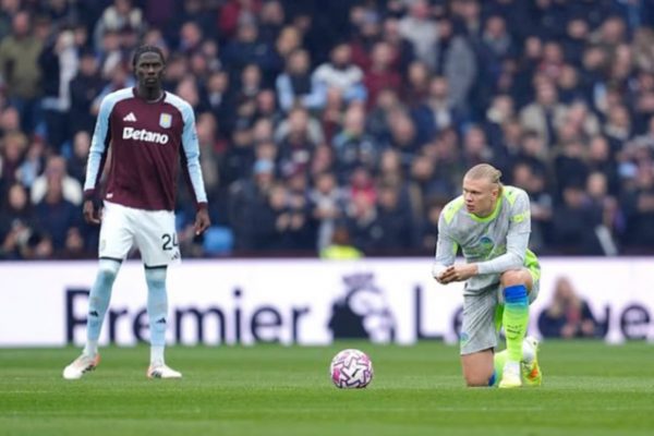 Man City thua Aston Villa: “The Citizens” sụp đổ!