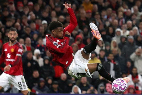 Man Utd, Man City Phản Đối Giới Hạn Lương Ngoại Hạng Anh