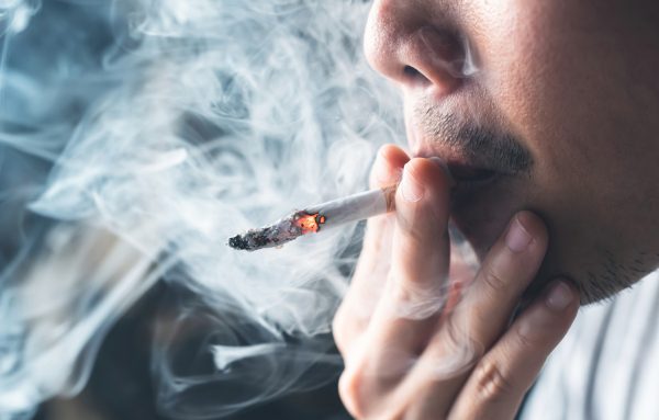 Hút thuốc và trẻ sơ sinh: Sự thật bạn cần biết