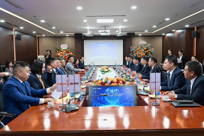 Toàn cảnh lễ ký kết của hai đơn vị. Ảnh: MobiFone