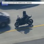 Ôtô húc ngã nghi phạm giết người chạy trốn bằng môtô