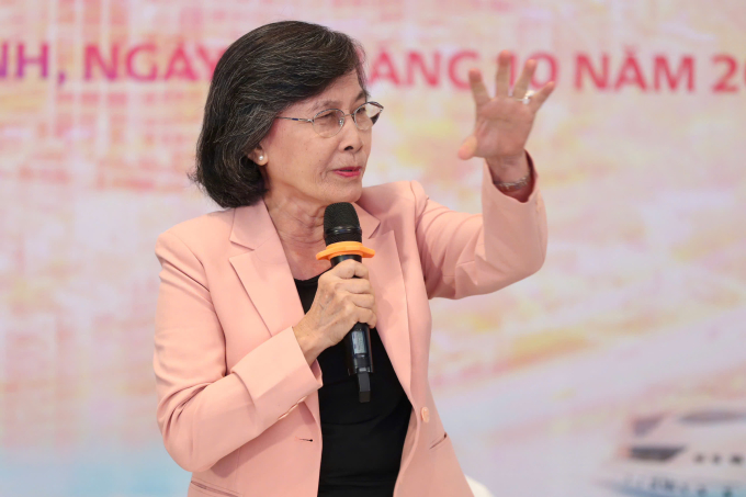 Bà Phạm Phương Thảo phát biểu tại hội thảo sáng 9/10. Ảnh: Người Lao Động