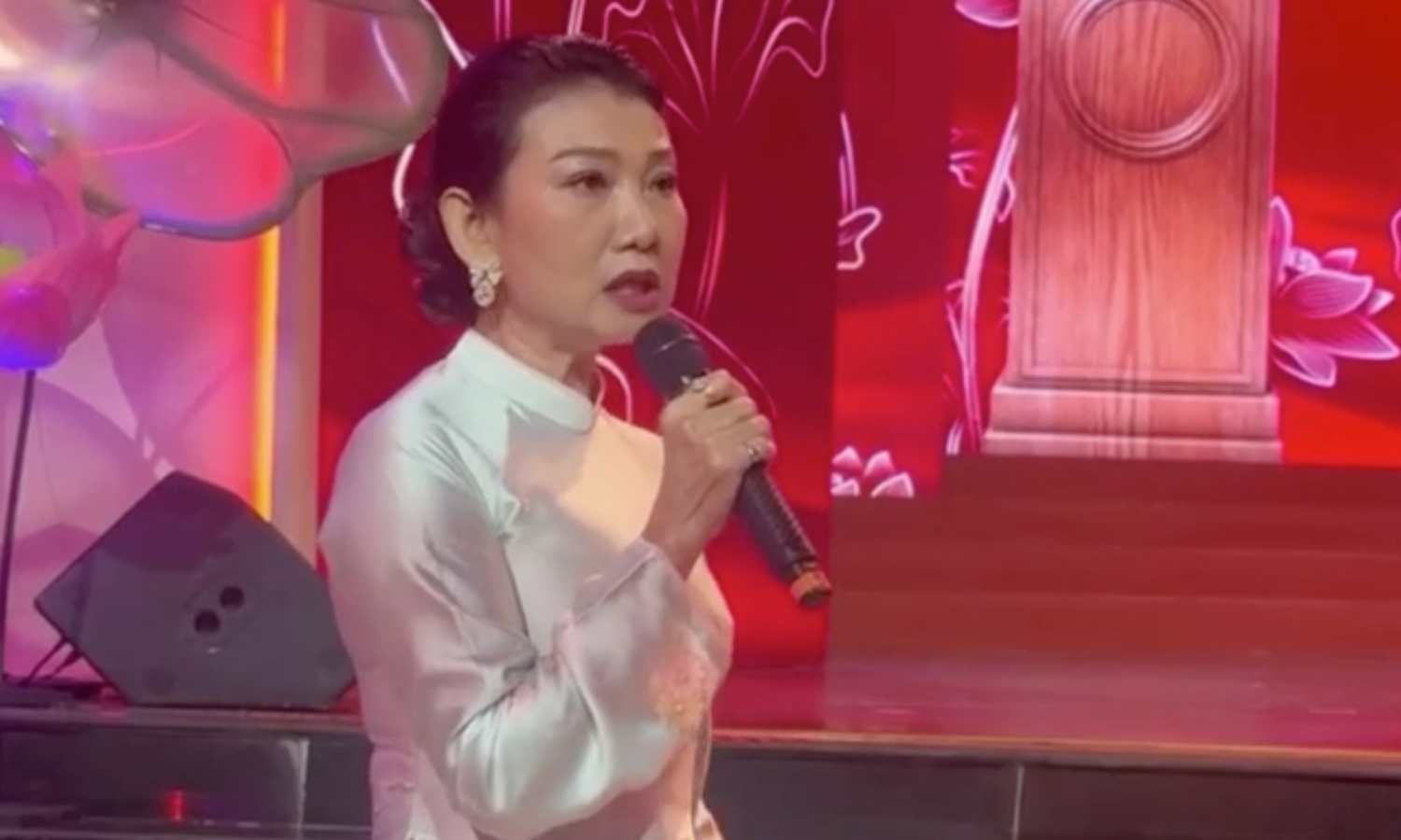 Nghệ sĩ Nhân dân Mỹ Uyên giãi bày tâm tư về sân khấu kịch 5B ở dự hội nghị