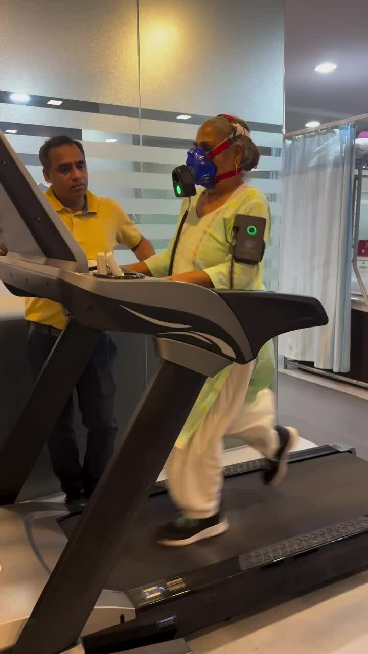 Người phụ nữ Ấn Độ chiến thắng bệnh viêm khớp, nâng tạ 105 kg