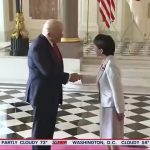 Ông Trump khen Thủ tướng Nhật ‘bắt tay rất chặt’