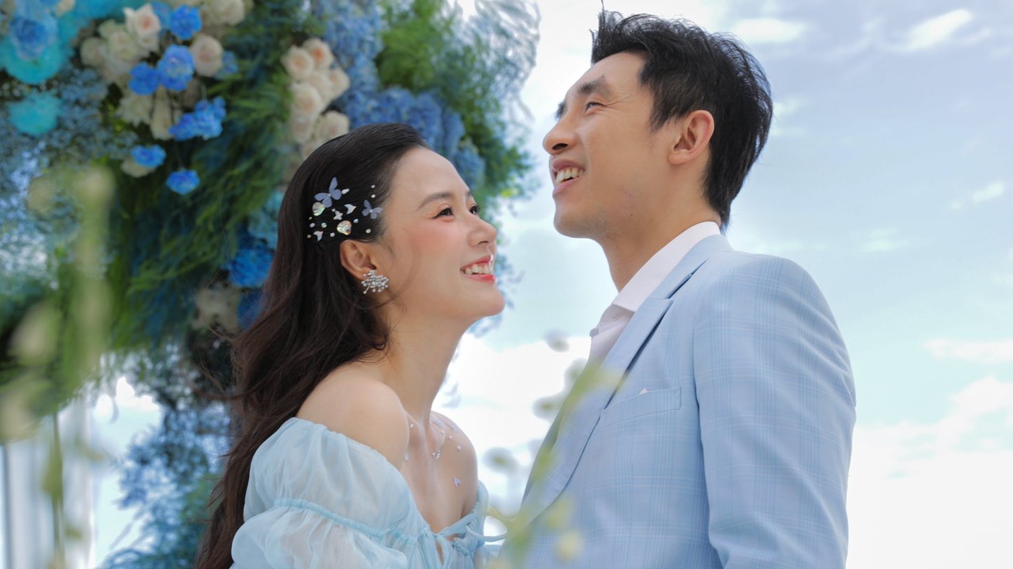Ông xã mừng sinh nhật Midu