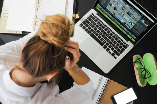 Kiệt sức: Vì sao người Mỹ không dám đổi việc?