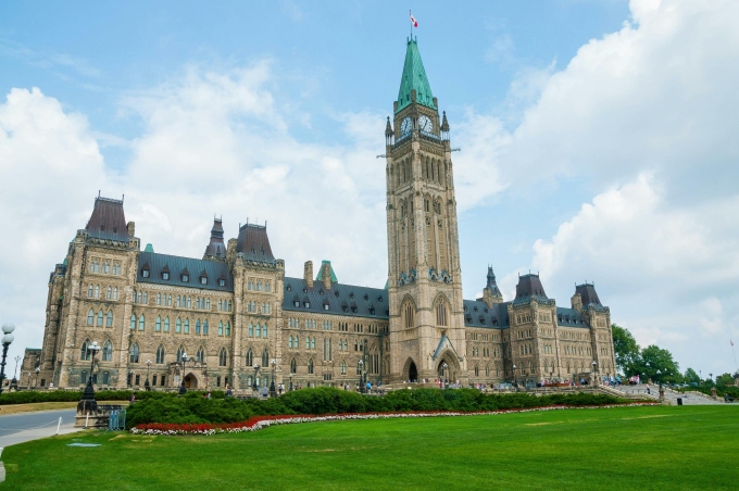 Nghị viện Canada (Parliament of Canada), nằm trên Đồi Nghị viện (Parliament Hill) ở thủ đô Ottawa. Ảnh: Pexels