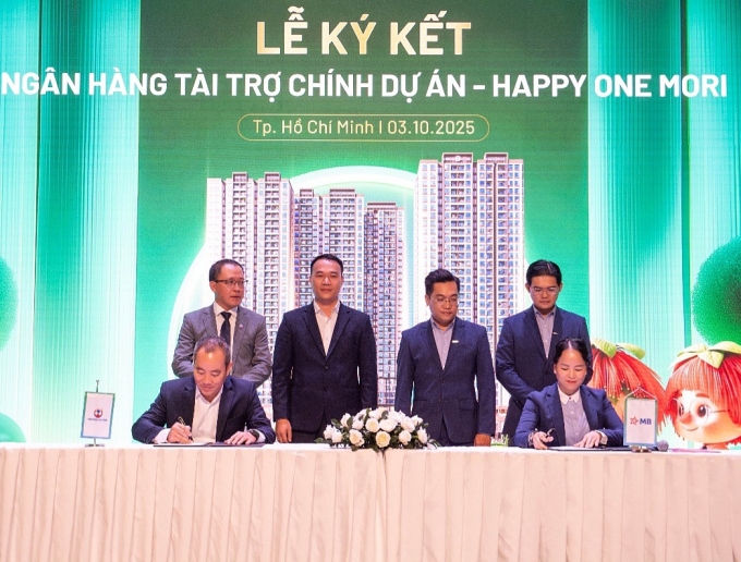 MB Bank ký hợp tác tài trợ chính dự án Happy One Mori. Ảnh: Vạn Xuân Group