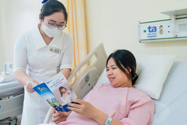 Sản phụ sinh mổ: Khi nào nên uống sữa để phục hồi?