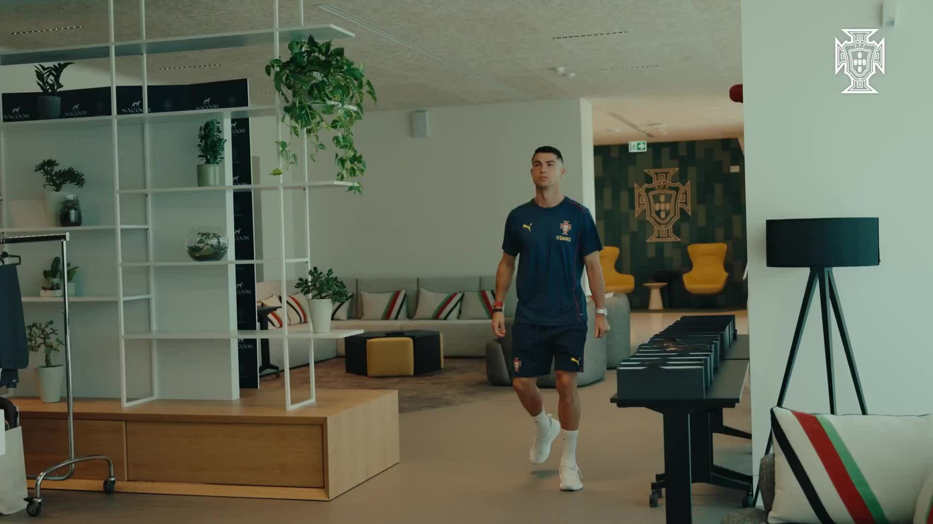 Ronaldo hội quân với tuyển Bồ Đào Nha