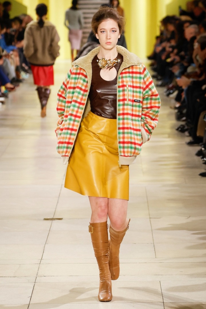 Sunday trong show Thu Đông 2025 của Miu Miu. Ảnh: Fashion Sizzel
