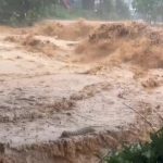 Đà Nẵng: Lũ quét, sạt lở cuốn trôi nhà cửa