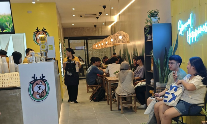 Cửa hàng HappiTea tại Philippines luôn đông khách. Ảnh: NVCC