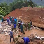 Hai cha con tử vong khi tường hàng xóm đổ sập