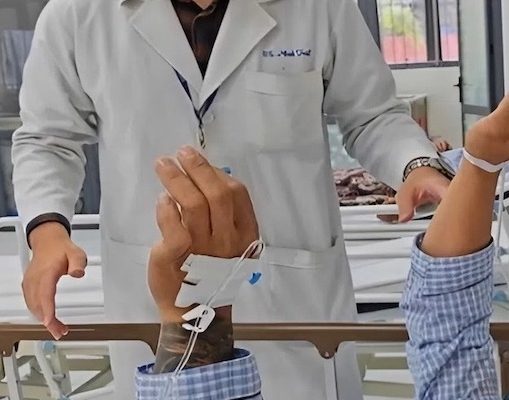 Cứu bệnh nhân liệt ở Côn Đảo nhờ thuốc đặc trị