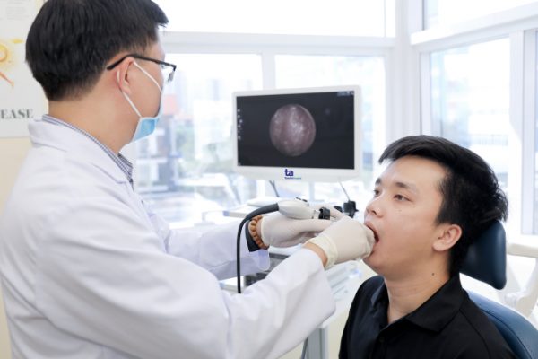 Viêm Amidan: Nguyên nhân, Triệu chứng và Khả năng lây nhiễm