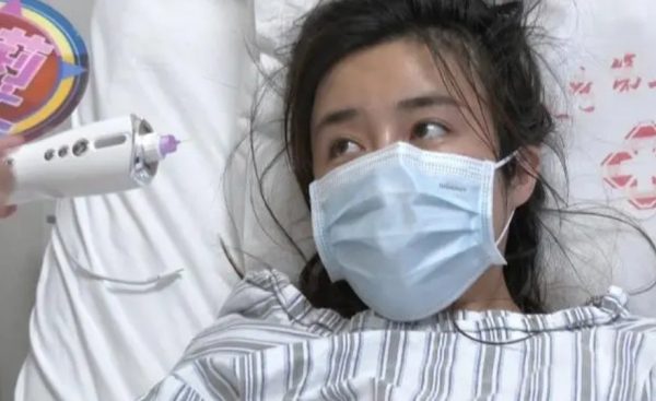 Tiêm tan mỡ: Người phụ nữ chịu biến chứng 57 hố trên tay