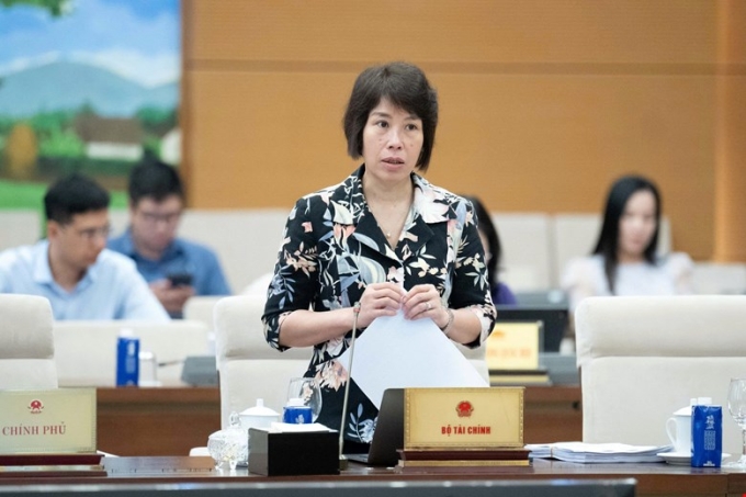 Thứ trưởng Tài chính Nguyễn Thị Bích Ngọc tại phiên họp sáng 17/10. Ảnh: Media Quốc hội