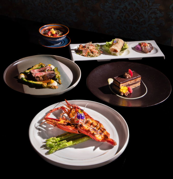 Toàn bộ món trong thực đơn tối thượng hạng. Ảnh: Vietnam House