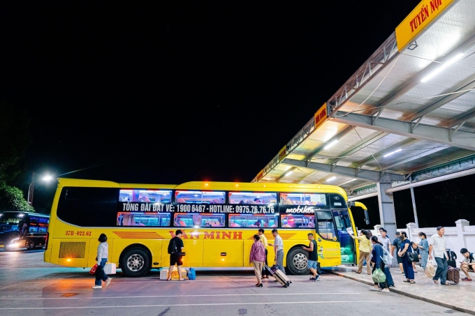 Khách hàng sử dụng dịch vụ xe Văn Minh. Ảnh: Văn Minh