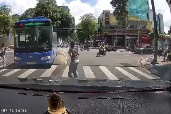 Không nhường đường cho người đi bộ có thể đi tù?