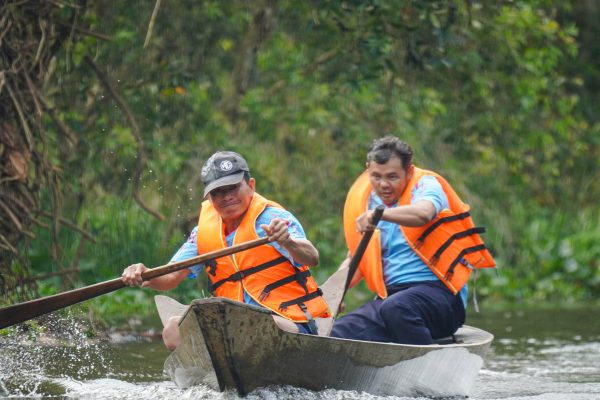 Đua xuồng ba lá: Khám phá rừng tràm Đồng Tháp