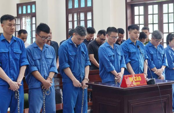 Cựu cán bộ hải quan nhận hối lộ 4,3 tỷ: 8 năm tù giam
