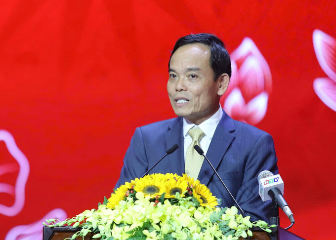 Bí thư Thành uỷ Trần Lưu Quang phát biểu tại hội nghị sáng 18/10. Ảnh: An Phương