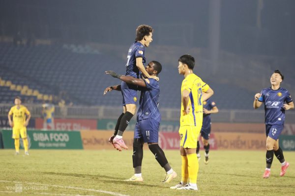 Thanh Hóa chấm dứt chuỗi trận: V-League 2026 thắng SLNA