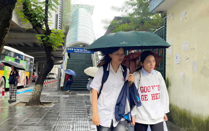 Thời tiết nồm kéo dài khoảng một tại Hà Nội và các tỉnh miền Bắc. Ảnh: Phan Dương