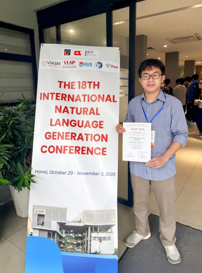 Anh Đào Nguyên Dương, nhóm nghiên cứu FPT.AI - Giải nhất hạng mục Temporal Question Answering.