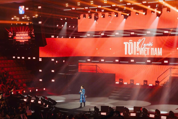 Không gian đêm nhạc Tôi! Người Việt Nam. Ảnh: Vikki