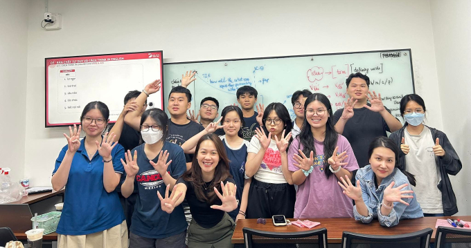 Lớp học ở DOL English. Ảnh: D.E