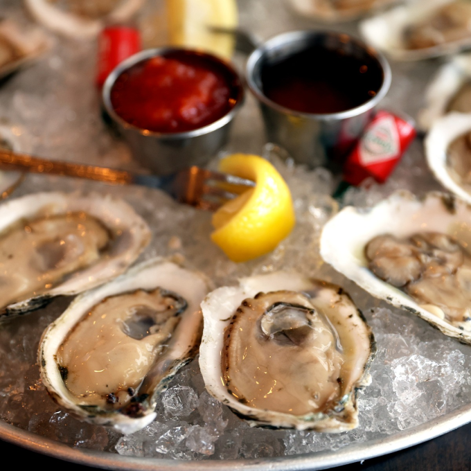 Món hàu sống tại nhà hàng của Deauville Inn, Willard, bang New Jersey, một trong nhiều nhà hàng tham gia chương trình thu gom vỏ hàu. Ảnh: Deauville Inn