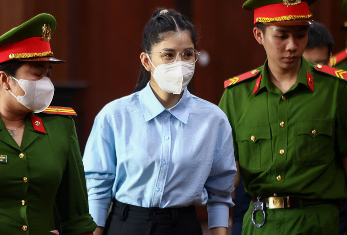 Bị cáo Nguyễn Thị Thái Hằng tại tòa chiều nay. Ảnh: Quỳnh Trần