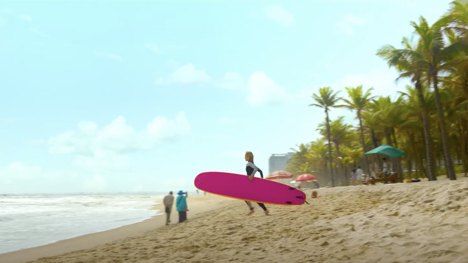 Cảnh quay bãi biển Mỹ Khê trong phim. Ảnh: Netflix